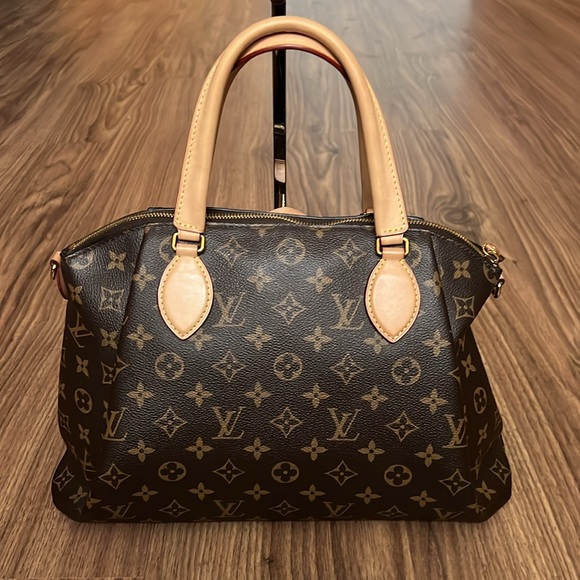 A92- 💯% authentic Louis Vuitton Rivori MM - Picture 3 of 16